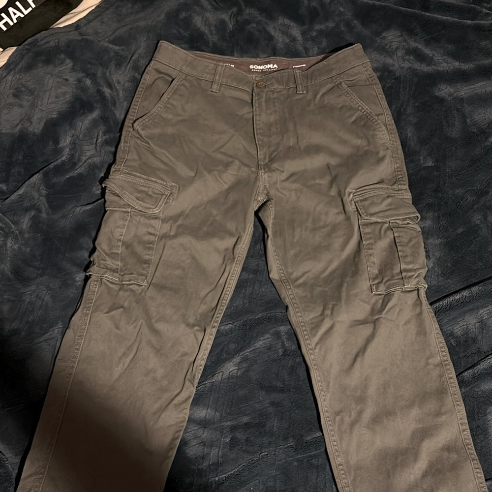 SONOMA CARGO PANTS SIZE 32